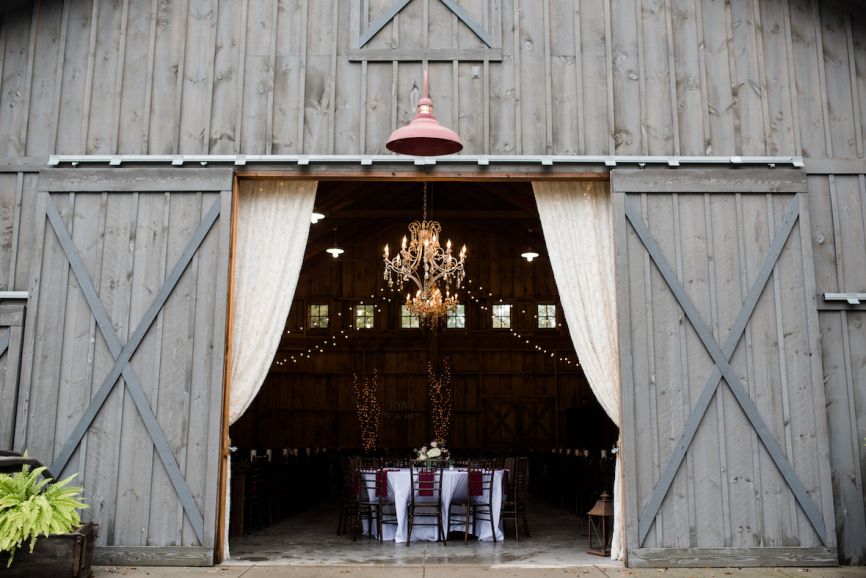 chandelier-in-beautiful-barn-venue