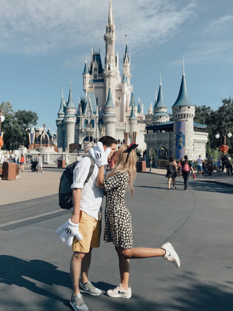 Walt_Disney_World_Couple