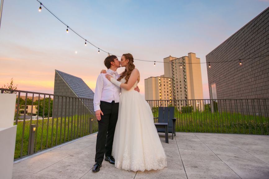 bride and groom kissing 