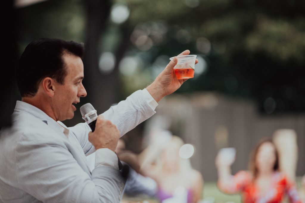 dad makes speech at wedding