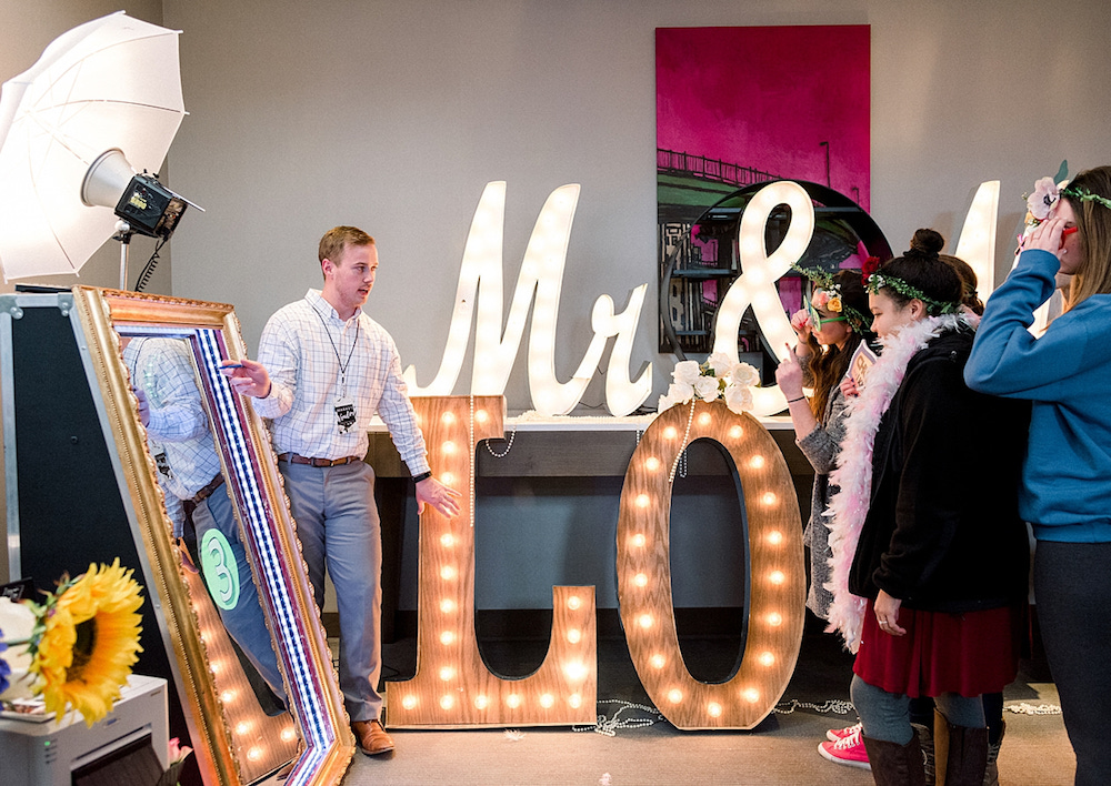 photo mirror at the forever bride market