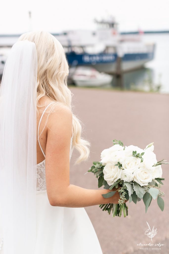 emotional-reasons-to-do-first-look-madeline-island-alexandra-robyn-photogrpahy_0001