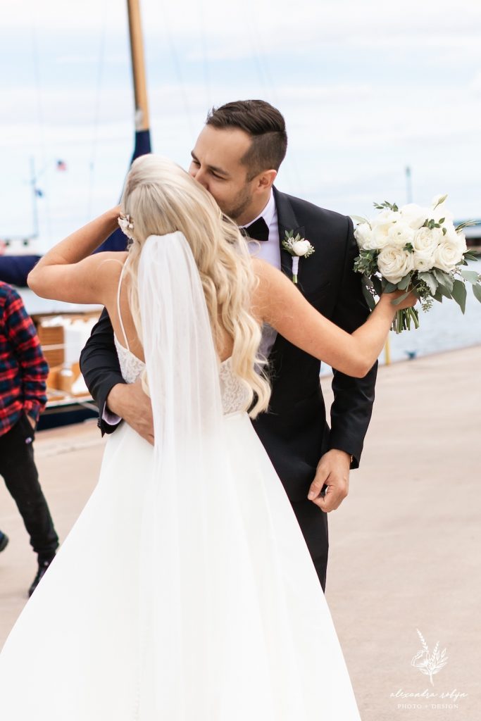 emotional-reasons-to-do-first-look-madeline-island-alexandra-robyn-photogrpahy_0003