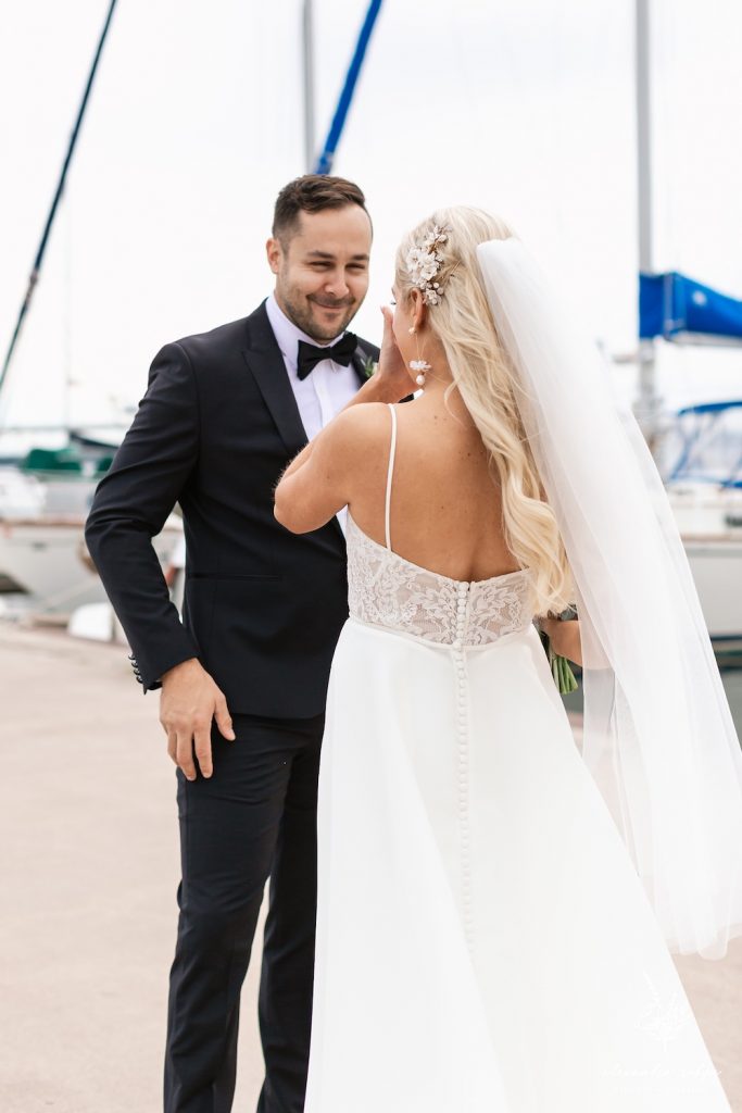 emotional-reasons-to-do-first-look-madeline-island-alexandra-robyn-photogrpahy_0004