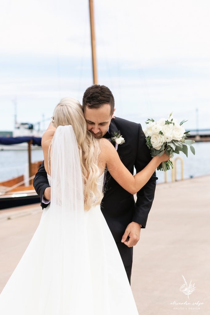 emotional-reasons-to-do-first-look-madeline-island-alexandra-robyn-photogrpahy_0008