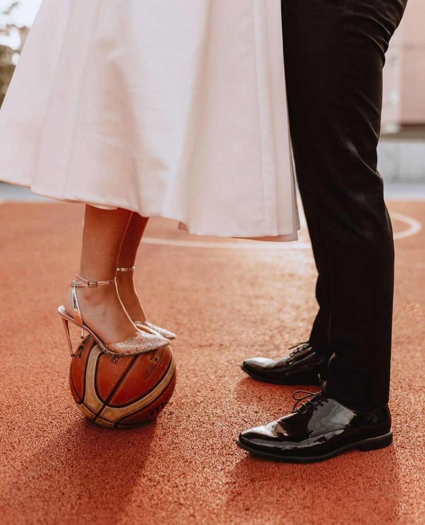 Sports themed wedding engagement photos for basketball fans