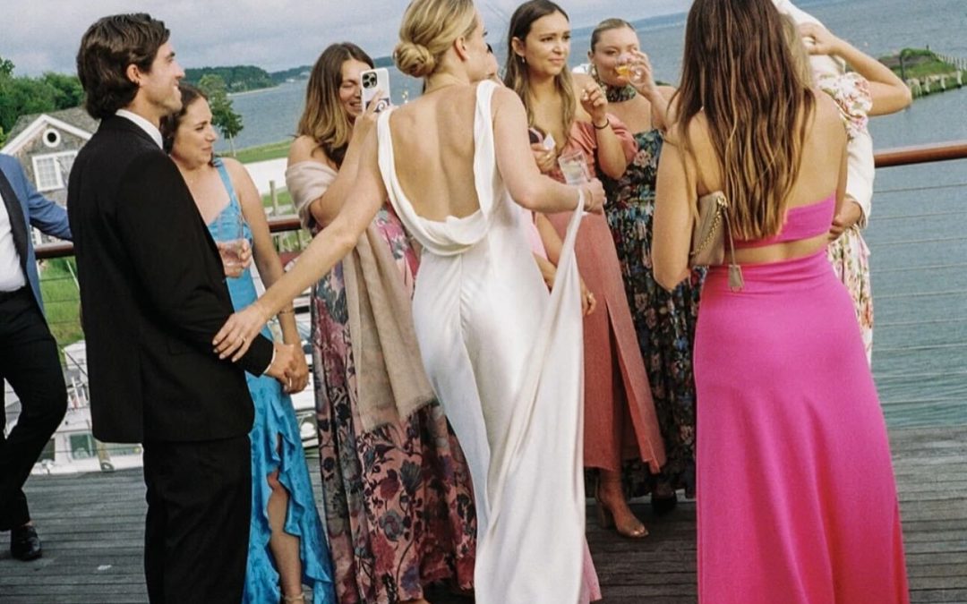 How to Choose the Right Wedding Dress Code (for Couples)