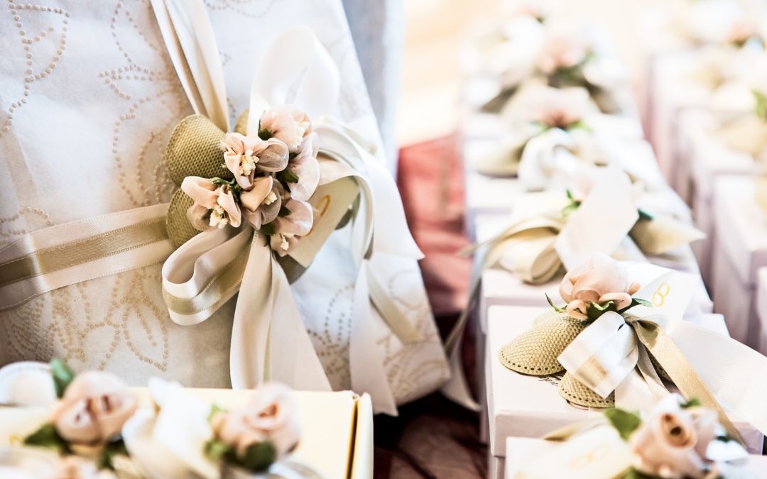 How Much Should You Spend on a Wedding Gift in 2025?